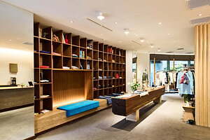 シンゾーンの旗艦店が東京・表参道に、“廃棄デニム”で作ったオープン記念ジャケットも