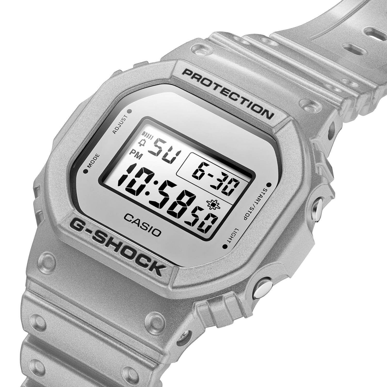 G-SHOCKからメタリックシルバーの新作腕時計、無機質で近未来的な輝き