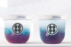 「わらびもちドリンク あじさい」モッチリわらびもち入り“あじさい”カラーで、甘味処鎌倉から