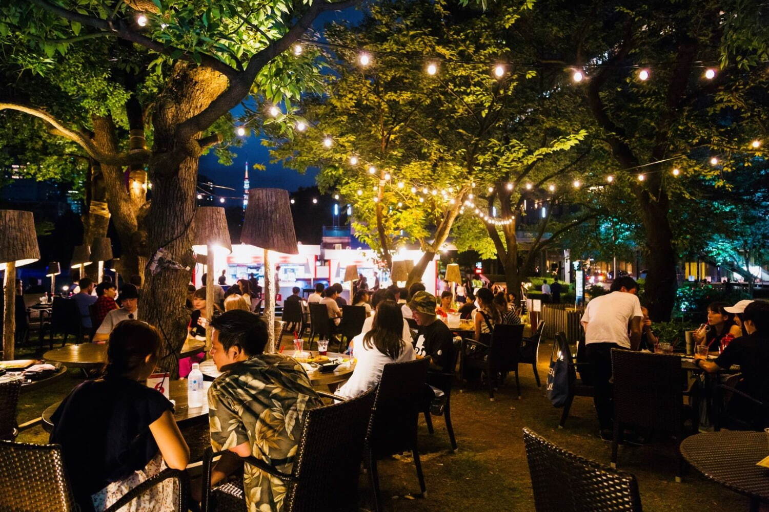 東京ミッドタウンの23年夏イベント、緑に囲まれたガーデンラウンジ＆“足水”で楽しむ夕涼み｜写真3