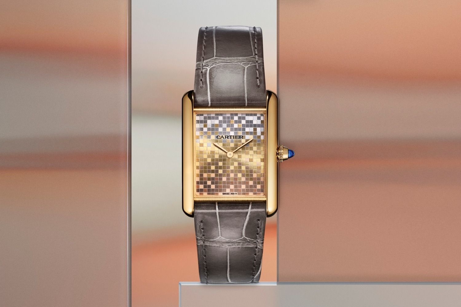カルティエ「タンク ルイ カルティエ」2023年新作腕時計、3種ゴールド