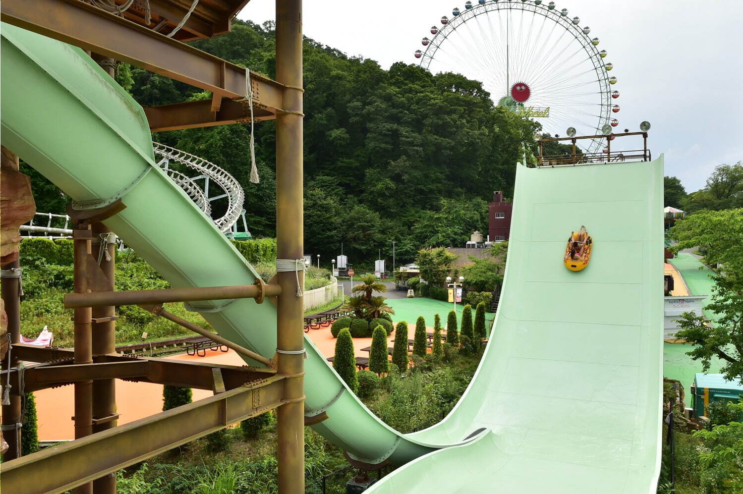 東京サマーランドの屋外プールがオープン、“日本最大級”流れるプールや巨大ウォータースライダー｜写真4