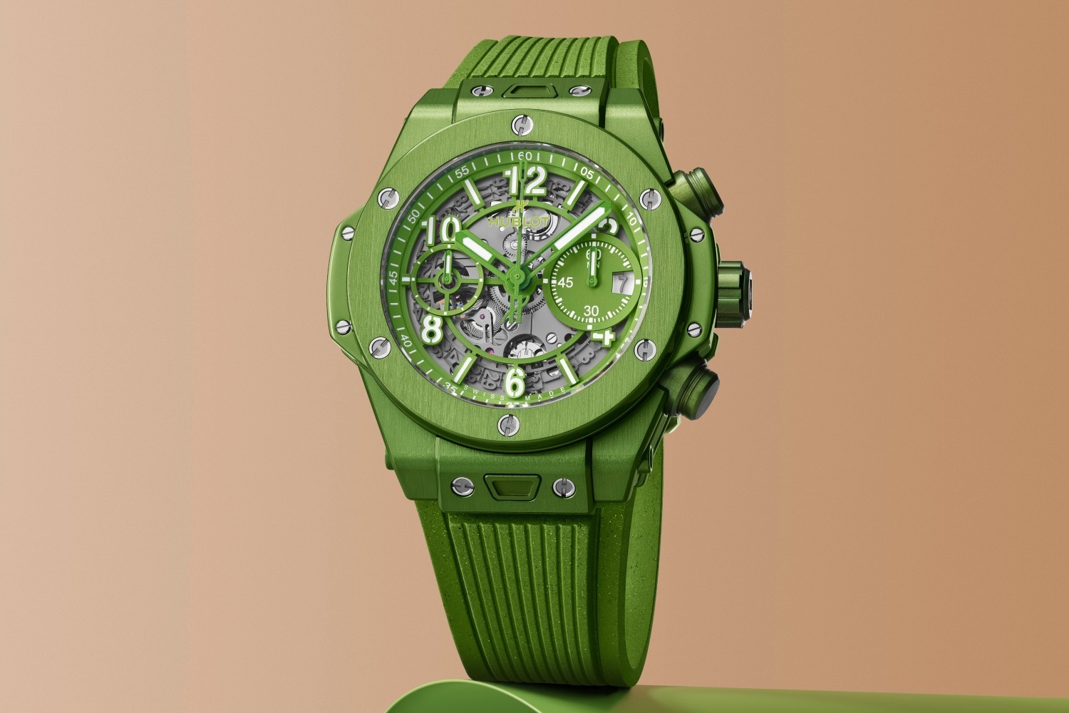 ウブロ×ネスプレッソの腕時計「ビッグ・バン ウニコ」抽出した“コーヒー粉”など再生素材を採用