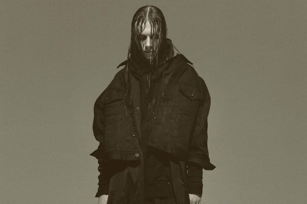 ユリウス 2024年リゾートコレクション - 移ろう色や形、不均等な装い