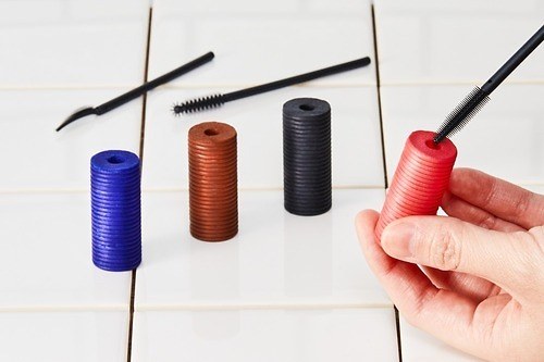 ラッシュから自然由来のマスカラ、3種のブラシ付属で好みの仕上がりに - “珊瑚”ピンクや深海ブルー