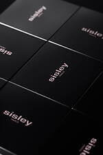 シスレー23年秋コスメ、人気アイライナーにゴールドラメ＆肌悩みをカバーするフェイスカラー新色｜写真11