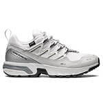 メンズのおすすめスニーカー[2023秋冬版]コーデで活躍する白＆黒シューズなど、人気ブランドの新作｜写真46