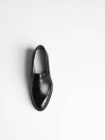 カルマンソロジー“抜け感ストラップ”のレザーシューズなど、トゥモローランドで期間限定ストア｜写真22