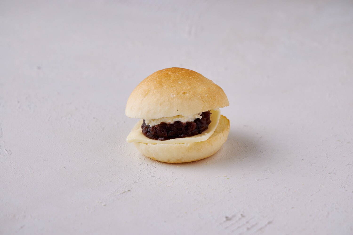 「THE BUN」あんバターパン 350円