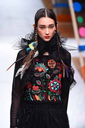 トクコ・プルミエヴォル(TOKUKO 1er Vol) 2014-15年秋冬ウィメンズコレクション  - 写真23