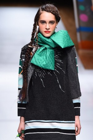 トクコ・プルミエヴォル(TOKUKO 1er Vol) 2014-15年秋冬ウィメンズコレクション  - 写真43