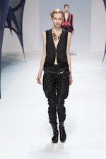 ISSEY MIYAKE SPRING SUMMER 2025 コレクション 16