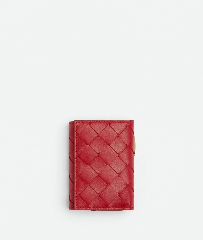 ボッテガ・ヴェネタ新作レディース財布、“りんごカラー”の編み上げ