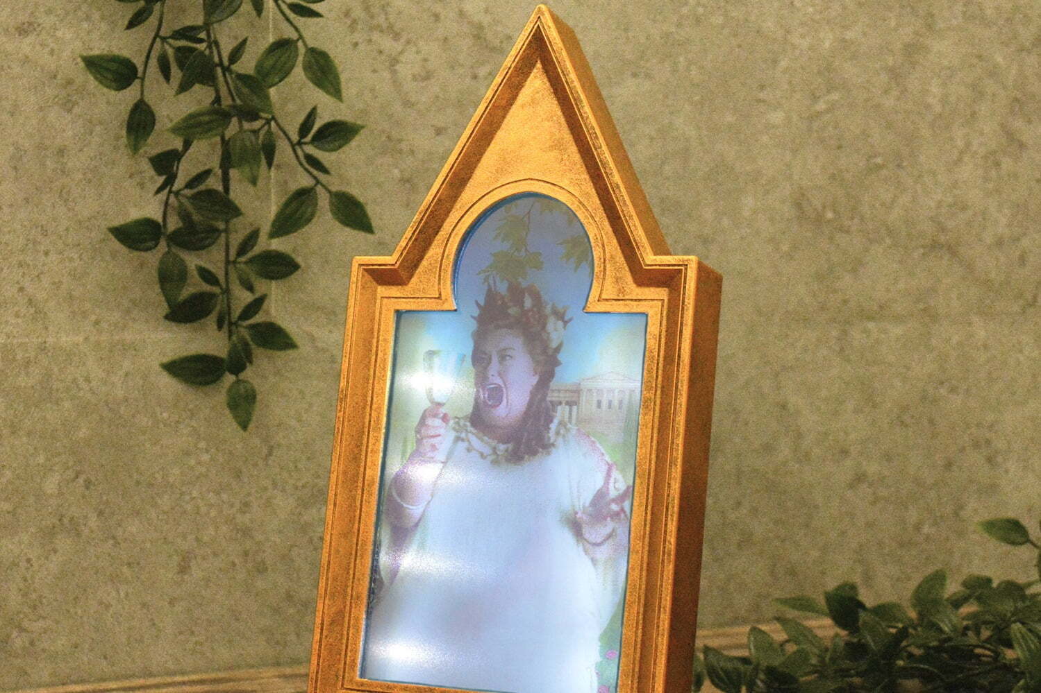 「ハリー・ポッター」グリフィンドール寮の門番“太った婦人”が現れるミラー、人感センサーで反応