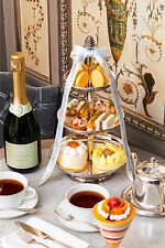 ラデュレ(Ladurée) マンゴー アフタヌーンティー｜写真2