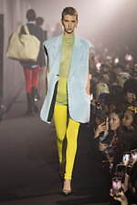 ラフ シモンズ 2023年春夏コレクション	 - ロンドンの街とダンサーに着想したラストシーズン｜写真20