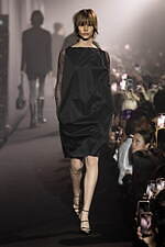 ラフ シモンズ 2023年春夏コレクション	 - ロンドンの街とダンサーに着想したラストシーズン｜写真30