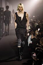 ラフ シモンズ 2023年春夏コレクション	 - ロンドンの街とダンサーに着想したラストシーズン｜写真55