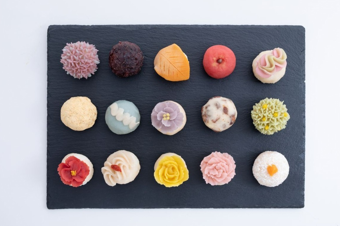 フラワーおはぎ専門店「オーハギー」銀座に、バラや椿など“季節の花”を象ったおはぎを月替わりで