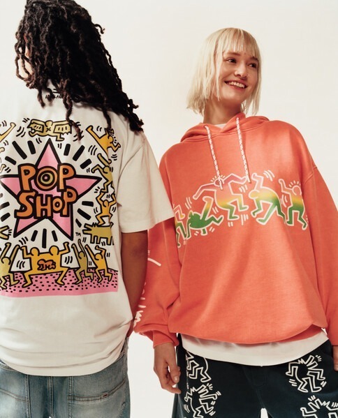 トミー ジーンズ×キース・ヘリング、ハートや人間模様を配したバーシティジャケット&Tシャツなど|写真7