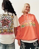 トミー ジーンズ×キース・ヘリング、ハートや人間模様を配したバーシティジャケット&Tシャツなど｜写真7