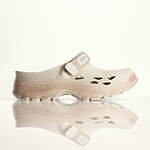 ランバン×スイコックのコラボシューズ、“グリッター装飾”の厚底サンダル＆ミュール｜写真2