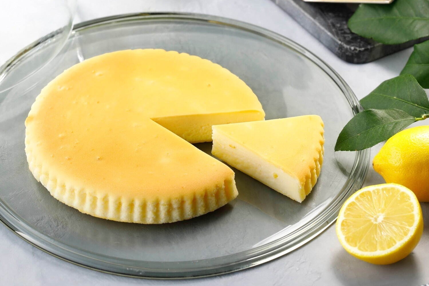 チーズガーデン夏限定「御用邸レモンチーズケーキ」レモンの餡子＆シロップ漬けレモンの爽やかな味わい