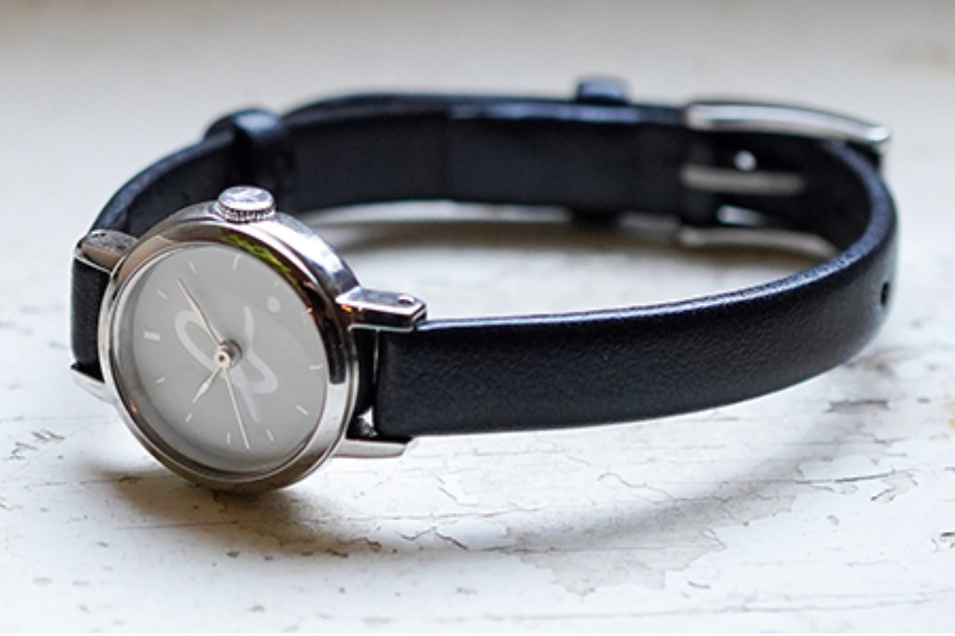 《希少　稼動品》　アニエスベー  世界地図デザイン　防水　レディース腕時計Hirachanレディース時計