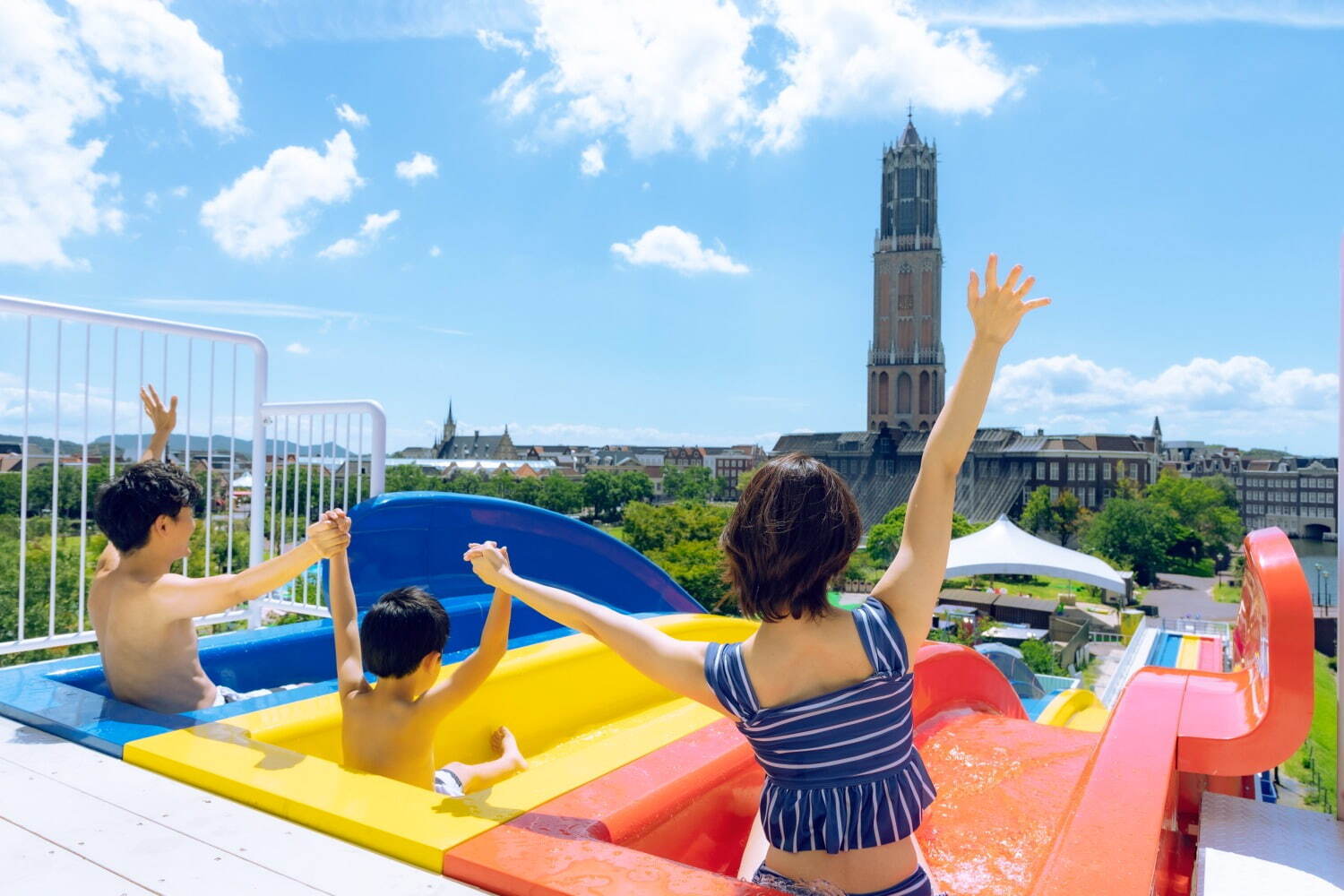 長崎・ハウステンボスの夏イベント、打ち上げ花火＆イルミネーションを楽しむナイトプール｜写真4