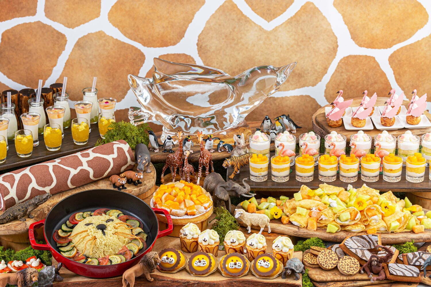 福岡市動物園コラボの“桃＆メロン”デザートビュッフェ、ANAクラウンプラザホテル福岡で