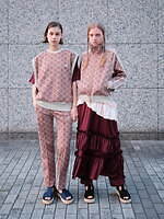 ネペンテス ウーマンのニードルズ別注ウェア、アラベスク柄トラックスーツ＆ノースリーブTシャツ｜写真23