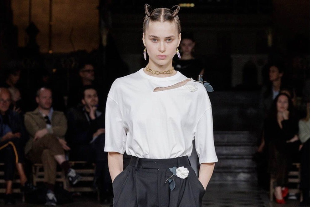 2023年春夏コレクション｜白Tシャツコーデ【2023】大人女子におすすめ！夏のおしゃれな着回し術を"スタイル別”に