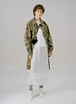 白ブラウスのおすすめコーデ＜2023夏＞甘すぎない“きれいめ”スタイル＆着こなしのポイントも｜写真14