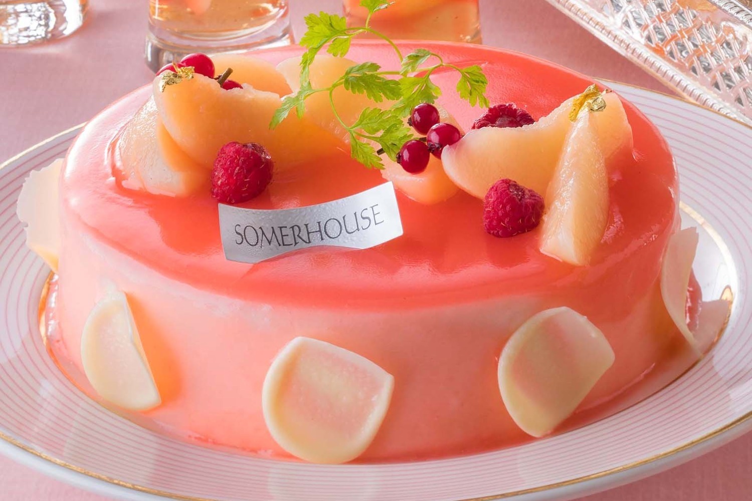 横浜ベイホテル東急の“桃尽くし”デザートブッフェ - 限定桃ムース＆タルト、マンゴーケーキなども