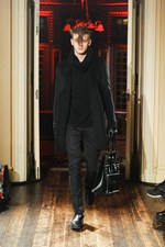 クリスチャン ダダ 2014-15年秋冬コレクション - 金色の袴とユニオンジャック｜写真13