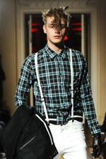 クリスチャン ダダ 2014-15年秋冬コレクション - 金色の袴とユニオンジャック｜写真39