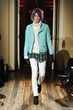 クリスチャン ダダ 2014-15年秋冬コレクション - 金色の袴とユニオンジャック｜写真40