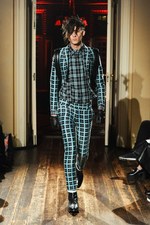 クリスチャン ダダ 2014-15年秋冬コレクション - 金色の袴とユニオンジャック｜写真42