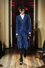 クリスチャン ダダ 2014-15年秋冬コレクション - 金色の袴とユニオンジャック｜写真47