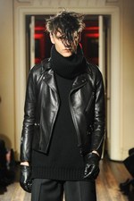 クリスチャン ダダ 2014-15年秋冬コレクション - 金色の袴とユニオンジャック｜写真59