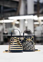 ★送料込★Dior バケットバッグ DIOR | Signature バケットバッグ ミディアム ディオール
