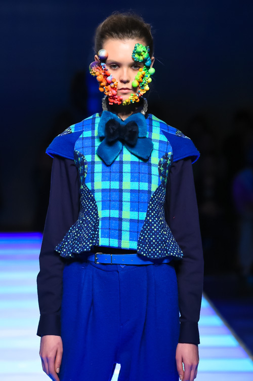 アンリアレイジ(ANREALAGE) 2014-15年秋冬ウィメンズコレクション  - 写真19