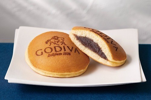 ゴディバ×両口屋是清「千なり チョコレートあん」“ふわっふわ”どら焼きにダークチョコ餡をイン