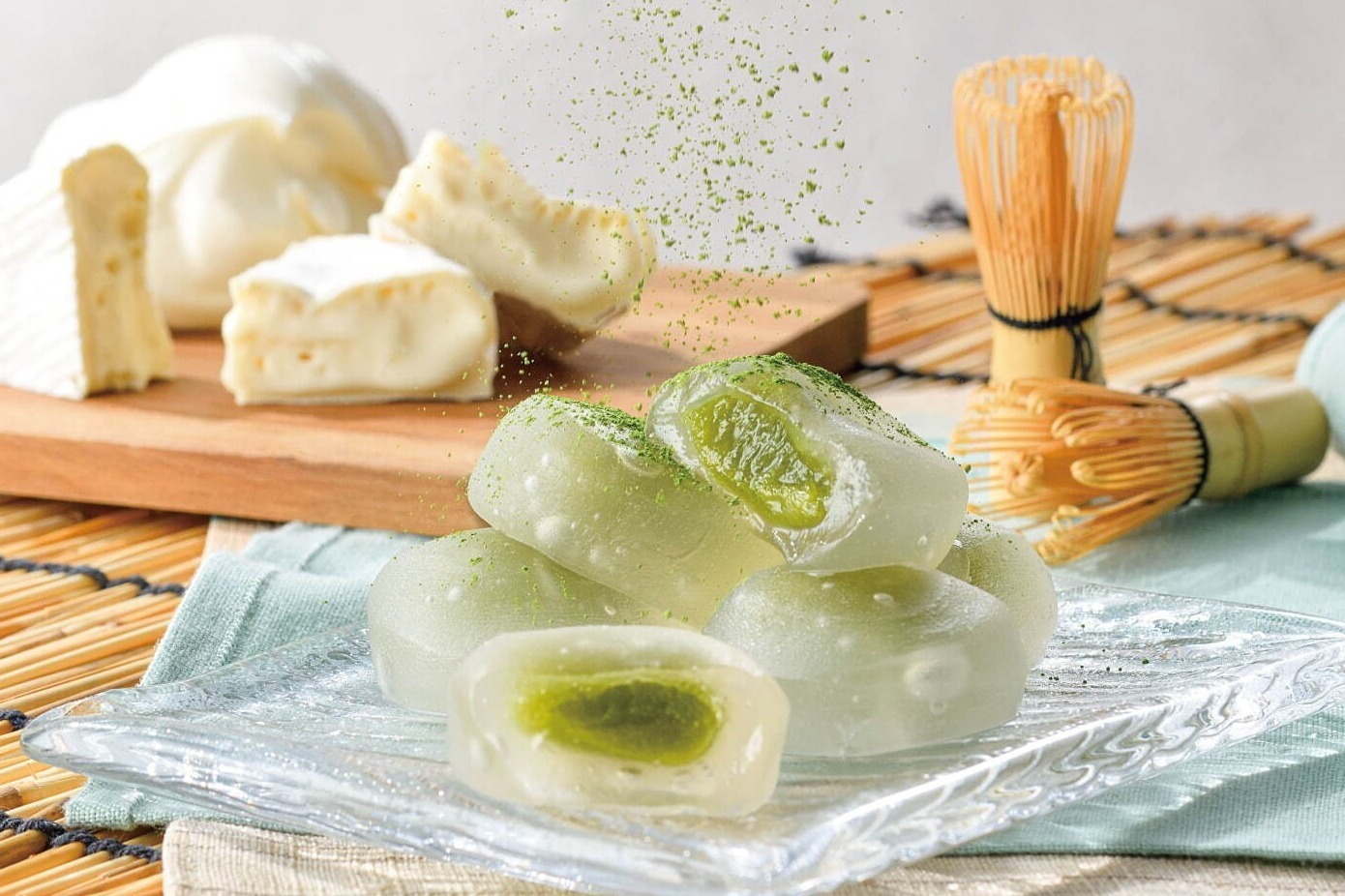 抹茶スイーツ専門店「京都ヴェネト」夏限定スイーツ“もちもち食感”のわらび餅、抹茶餡×2種のチーズ