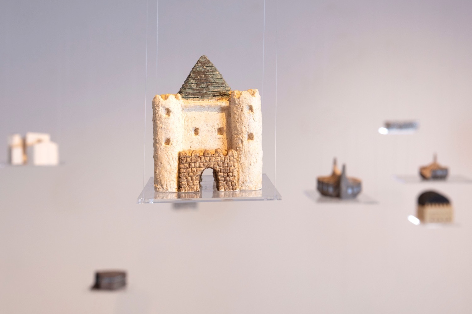 風景画｜展覧会「エマイユと身体」銀座メゾンエルメス フォーラムで - “釉薬”に着目、粘土と身体の関係を探る