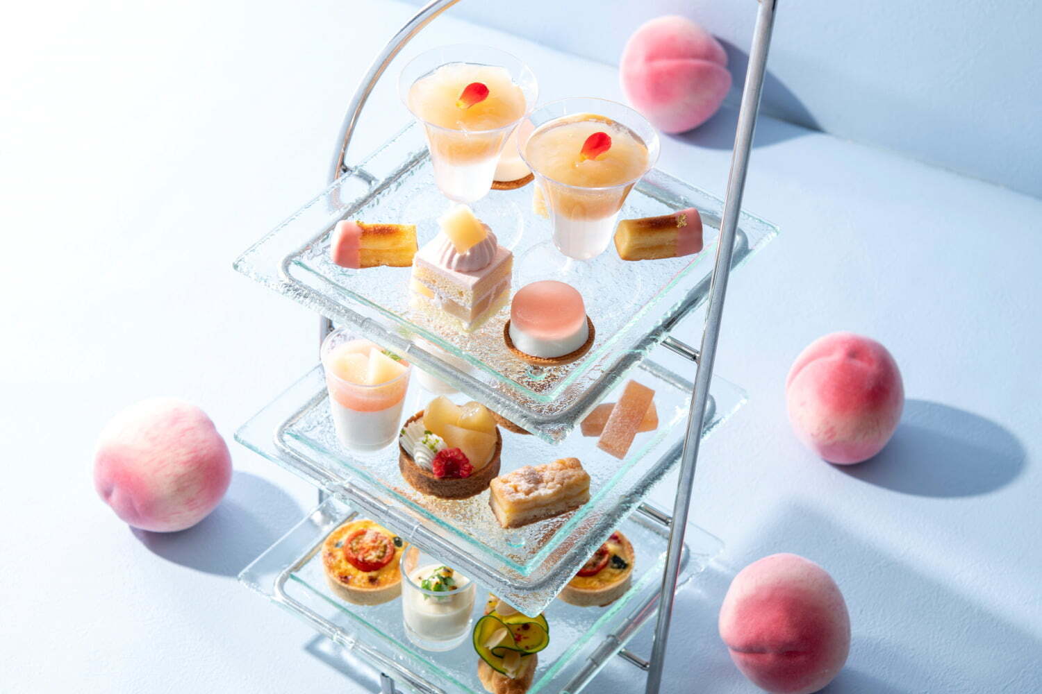 “桃尽くし”の夏限定アフタヌーンティー、ヨコハマ グランド インターコンチネンタル ホテルで