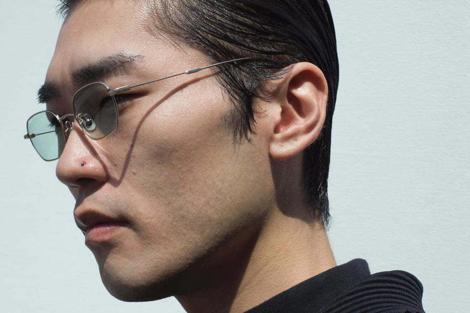 イッセイ ミヤケ アイズ 新作アイウェア「ボーンシリーズ IX」“2本の線が交差する”ブリッジで