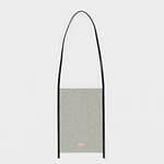 エンダースキーマの23年夏秋新作、“スクラッチ加工”レザー財布＆“収穫かご”モチーフのハンドバッグ｜写真41