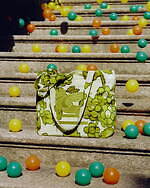 エトロ23年夏の新作アイテム、“グリーンのワイルドベリー”柄ビキニ＆ペガサスロゴ入りバッグ｜写真23