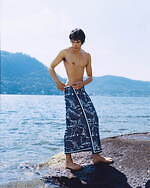 エトロ23年夏の新作アイテム、“グリーンのワイルドベリー”柄ビキニ＆ペガサスロゴ入りバッグ｜写真19